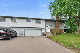 1738 Woodgate Ln, Eagan, MN 55122 - Photo 2