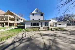 1017 Pine St, Dawson, MN 56232 - Photo 2