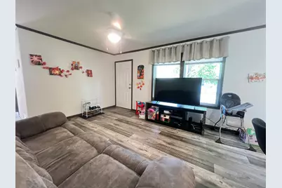 517 Begonia Lane, Altoona, WI 54720 - Photo 6