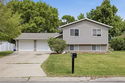 3022 14th Avenue S, Moorhead, MN 56560 - Photo 1