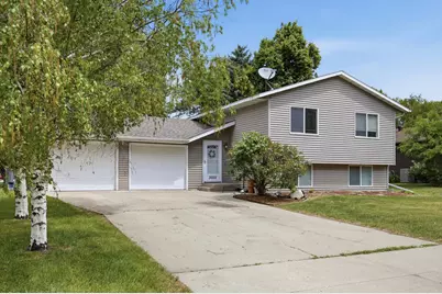 3022 14th Avenue S, Moorhead, MN 56560 - Photo 2