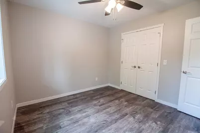 528 E St Charles Avenue, Fergus Falls, MN 56537 - Photo 10