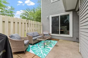7604 Rimbley Rd, Woodbury, MN 55125 - Photo 2