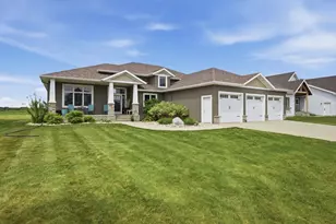 441 Tessa Dr, Moorhead, MN 56560 - Photo 2