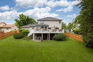 1119 Bluff Pass S, Chaska, MN 55318 - Photo 2