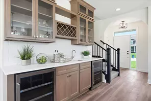 4012 Savanna Ct, Chaska, MN 55318 - Photo 2