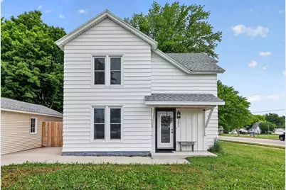 302 1st Street NW, Dodge Center, MN 55927 - Photo 2