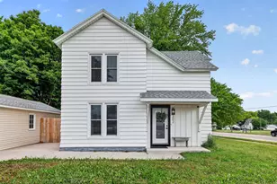 302 1st St NW, Dodge Center, MN 55927 - Photo 2