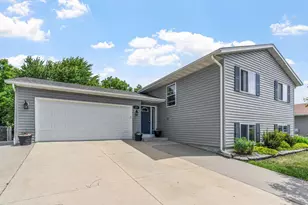 114 Lillie Ln SE, Pine Island, MN 55963 - Photo 4