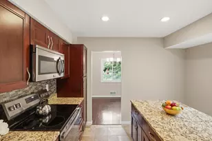 1325 Castle Ct, Golden Valley, MN 55427 - Photo 6