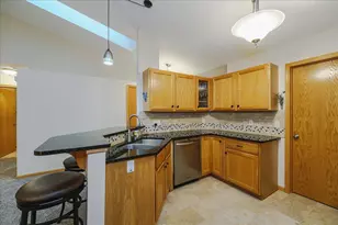 14531 Eureka Ct, Apple Valley, MN 55124 - Photo 8