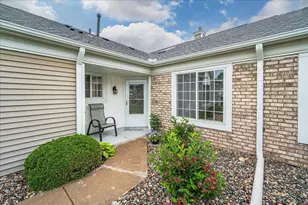 14531 Eureka Ct, Apple Valley, MN 55124 - Photo 2