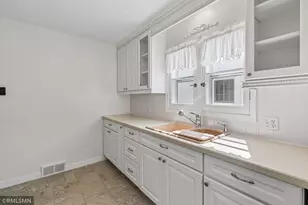 2133 Highland Pkwy, Saint Paul, MN 55116 - Photo 10