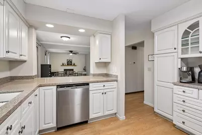 7840 W 100th Street, Bloomington, MN 55438 - Photo 16