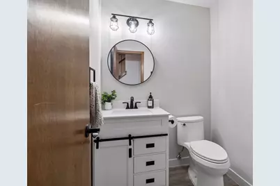 7840 W 100th Street, Bloomington, MN 55438 - Photo 24