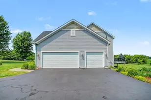 646 Tribute Pkwy, River Falls, WI 54022 - Photo 26