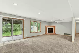 2605 Elmcroft Dr SW, Rochester, MN 55902 - Photo 18