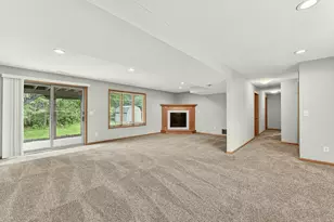 2605 Elmcroft Dr SW, Rochester, MN 55902 - Photo 16