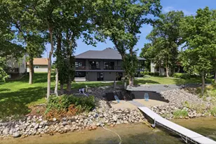 826 Shorewood Dr, Detroit Lakes, MN 56501 - Photo 10