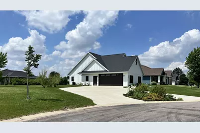 721 St James Circle, Litchfield, MN 55355 - Photo 4