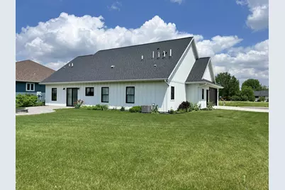 721 St James Circle, Litchfield, MN 55355 - Photo 8