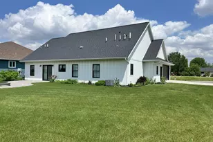 721 St James Cir, Litchfield, MN 55355 - Photo 8