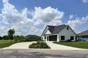 721 St James Cir, Litchfield, MN 55355 - Photo 2