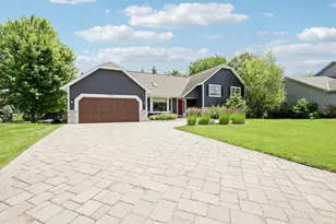 10820 46th Pl N, Plymouth, MN 55442 - Photo 2