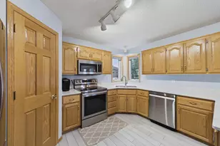 3529 Rose Ct N, Brooklyn Park, MN 55443 - Photo 8