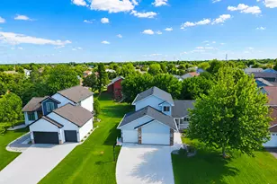 3529 Rose Ct N, Brooklyn Park, MN 55443 - Photo 2