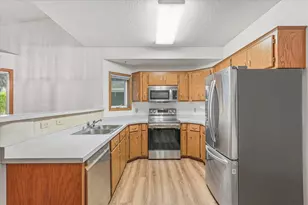 3246 Edgerton St, Vadnais Heights, MN 55127 - Photo 6