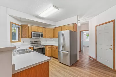 3246 Edgerton Street, Vadnais Heights, MN 55127 - Photo 8