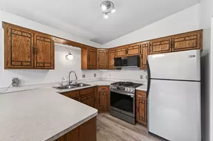5955 Fernwood St, Shoreview, MN 55126 - Photo 8
