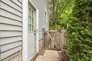 2041 Princeton Ave, Saint Paul, MN 55105 - Photo 22