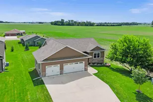 207 Bouldercrest Ave NE, Owatonna, MN 55060 - Photo 2