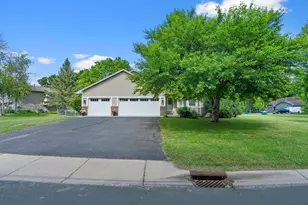 9840 Kirkwood Ln N, Maple Grove, MN 55369 - Photo 2