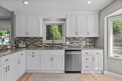 9840 Kirkwood Lane N, Maple Grove, MN 55369 - Photo 14