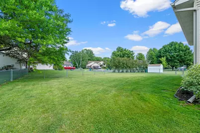 9840 Kirkwood Lane N, Maple Grove, MN 55369 - Photo 8