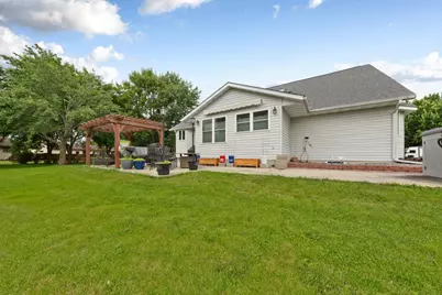 908 9th Street SE, Waseca, MN 56093 - Photo 6