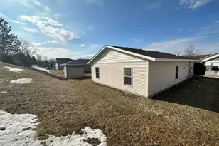 4552 Manor Brook Dr NW, Rochester, MN 55901 - Photo 4