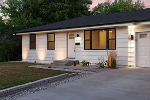 8209 Goodrich Rd, Bloomington, MN 55437 - Photo 6