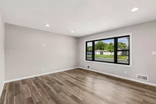 8209 Goodrich Rd, Bloomington, MN 55437 - Photo 10