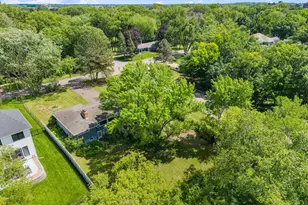 15 Pineview Ln N, Plymouth, MN 55441 - Photo 22