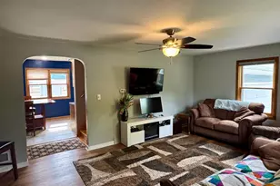 405 N 11th St, Olivia, MN 56277 - Photo 10
