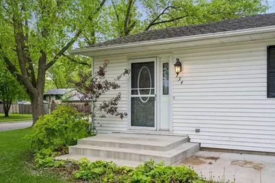 734 Merrill Street SW, Hutchinson, MN 55350 - Photo 2