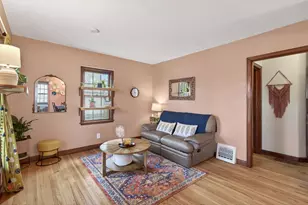 721 Parkway Dr, Saint Paul, MN 55106 - Photo 4