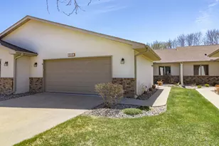 2224 Pinewood Dr, Shakopee, MN 55379 - Photo 1