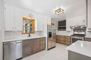 2670 Regent Ave N, Golden Valley, MN 55422 - Photo 2