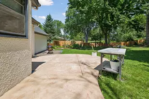 2670 Regent Ave N, Golden Valley, MN 55422 - Photo 40