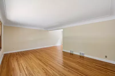 2670 Regent Avenue N, Golden Valley, MN 55422 - Photo 10